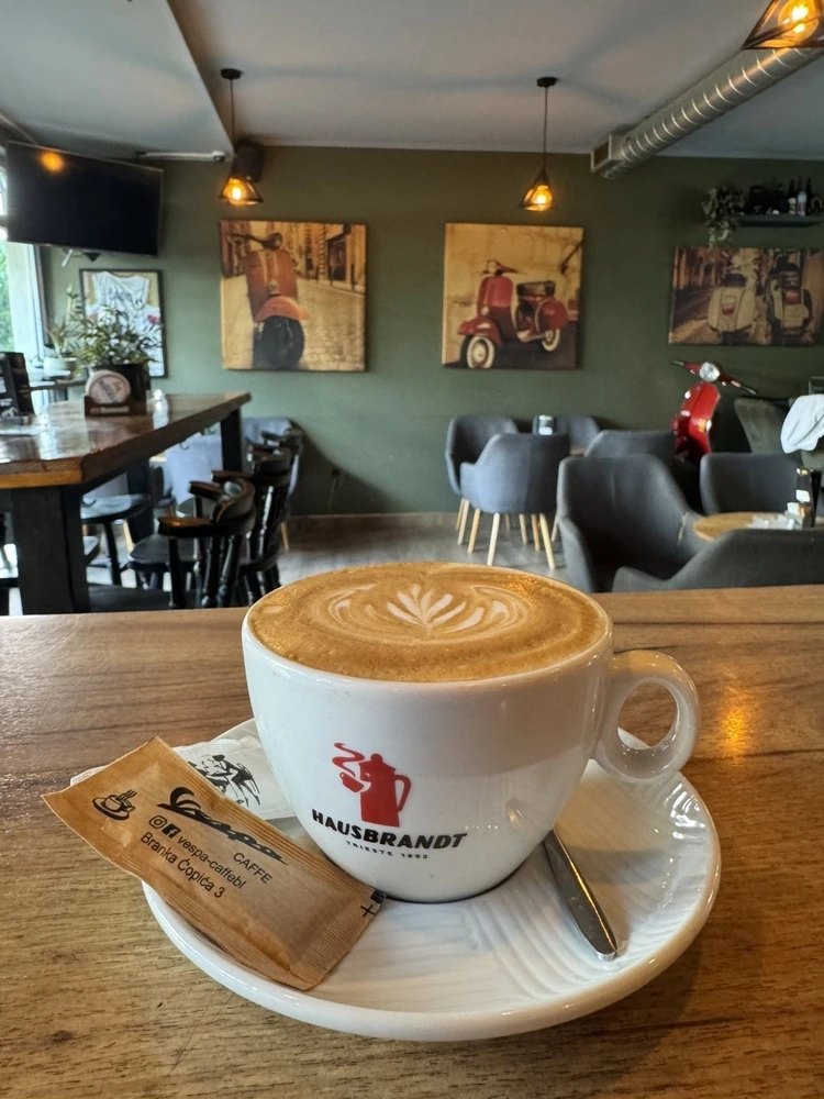 Detalj enterijera, kafa spremljena sa mnogo ljubavi